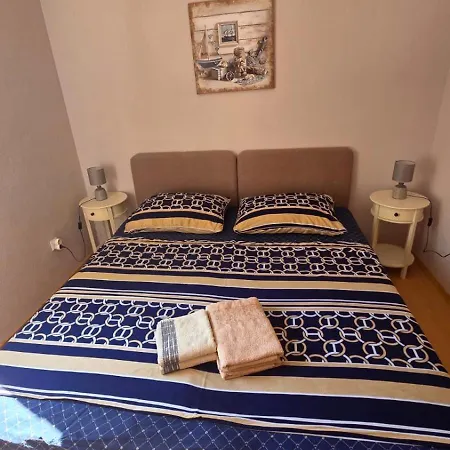 Kerum * Света Неделя